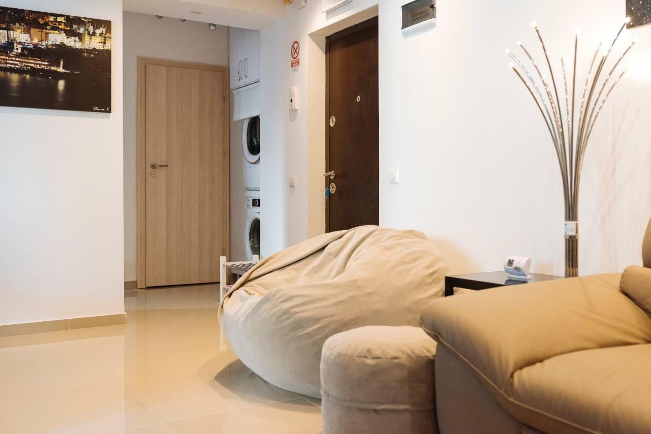 Luxury Flat 8 Near Metro Apartman Bukarest Kültér fotó