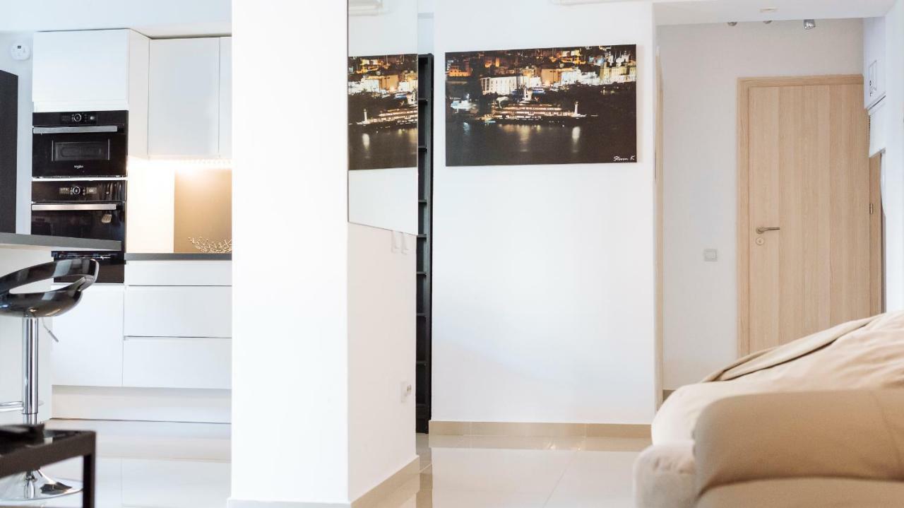 Luxury Flat 8 Near Metro Apartman Bukarest Kültér fotó